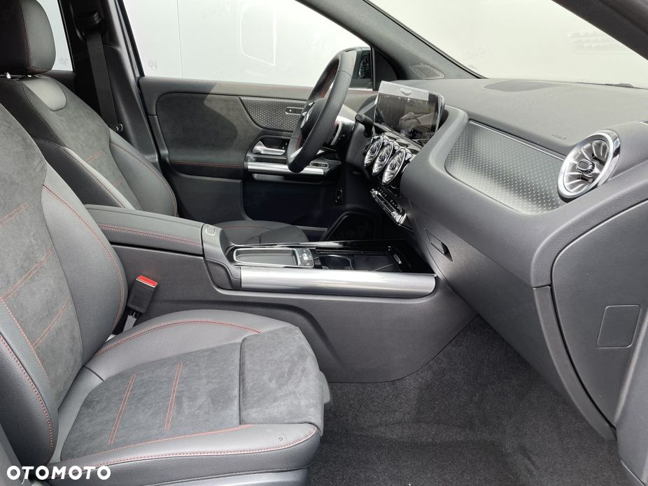 Mercedes-Benz GLA 200 AMG Line - 8
