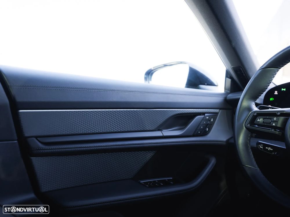 Porsche Taycan Cross Turismo 4 - 24