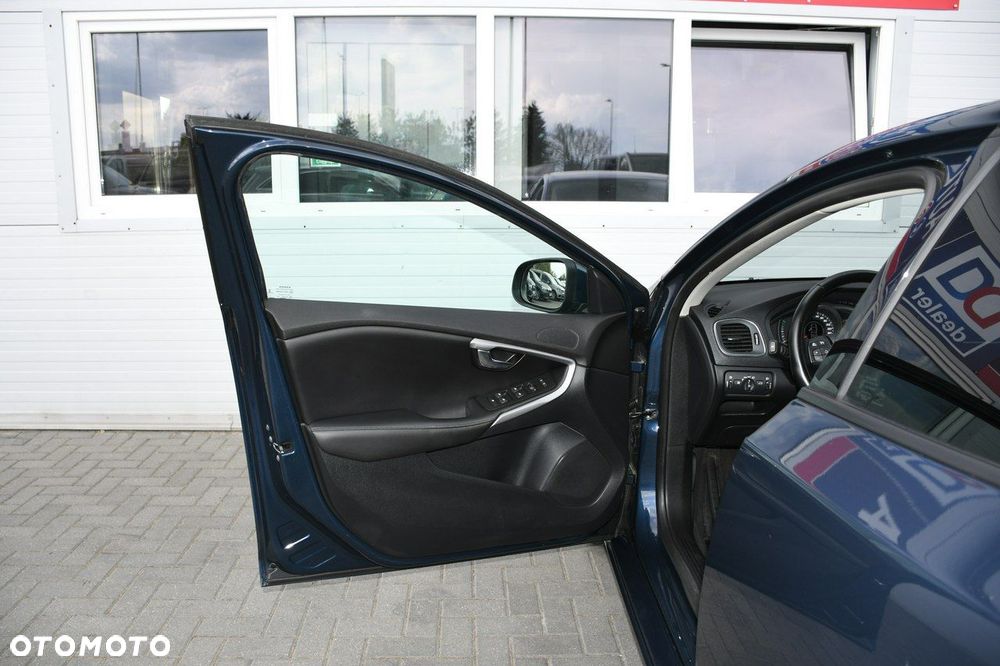 Volvo V40 D2 - 35