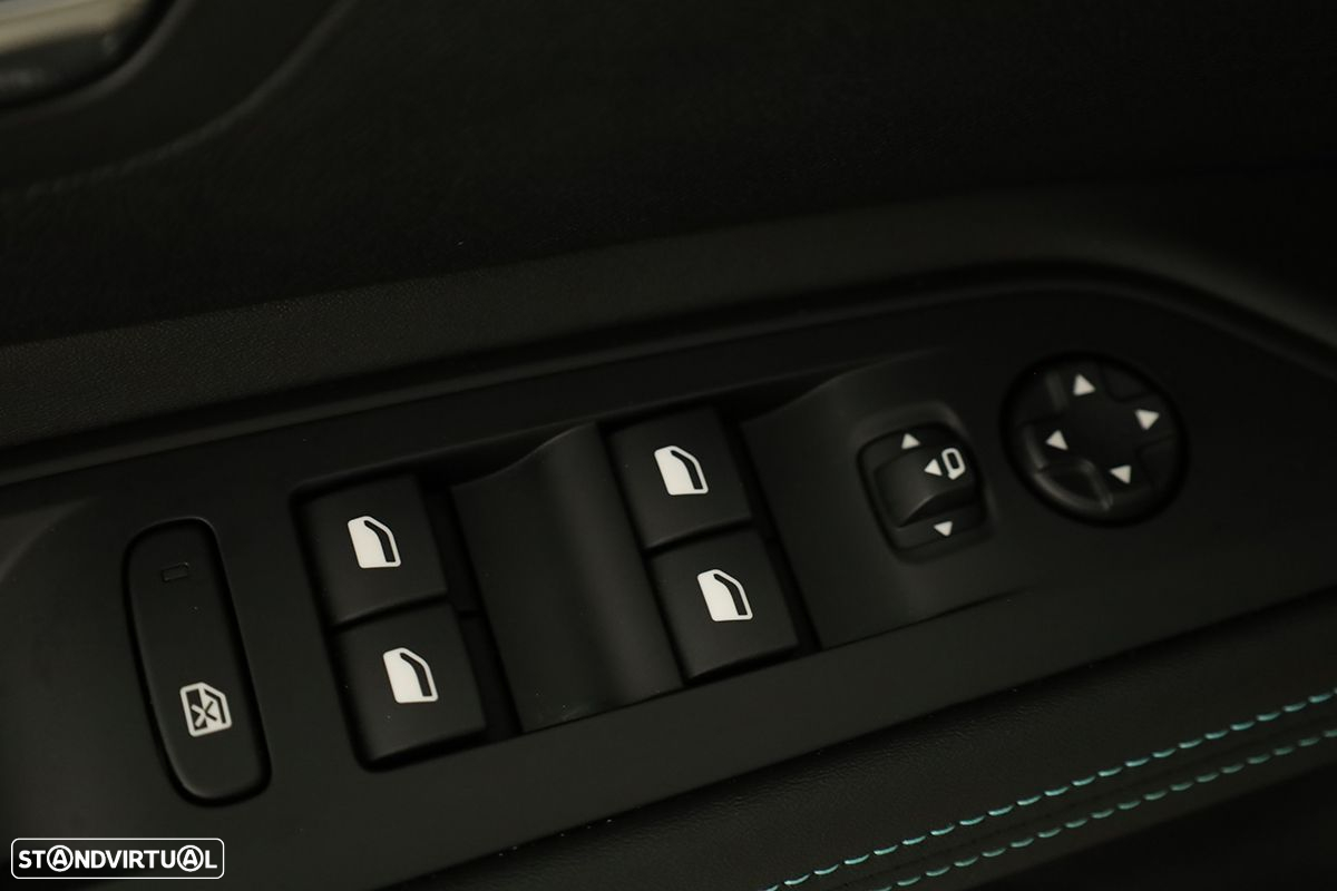 Peugeot 5008 1.2 Hybrid Allure Pack e-DCS6 - 20