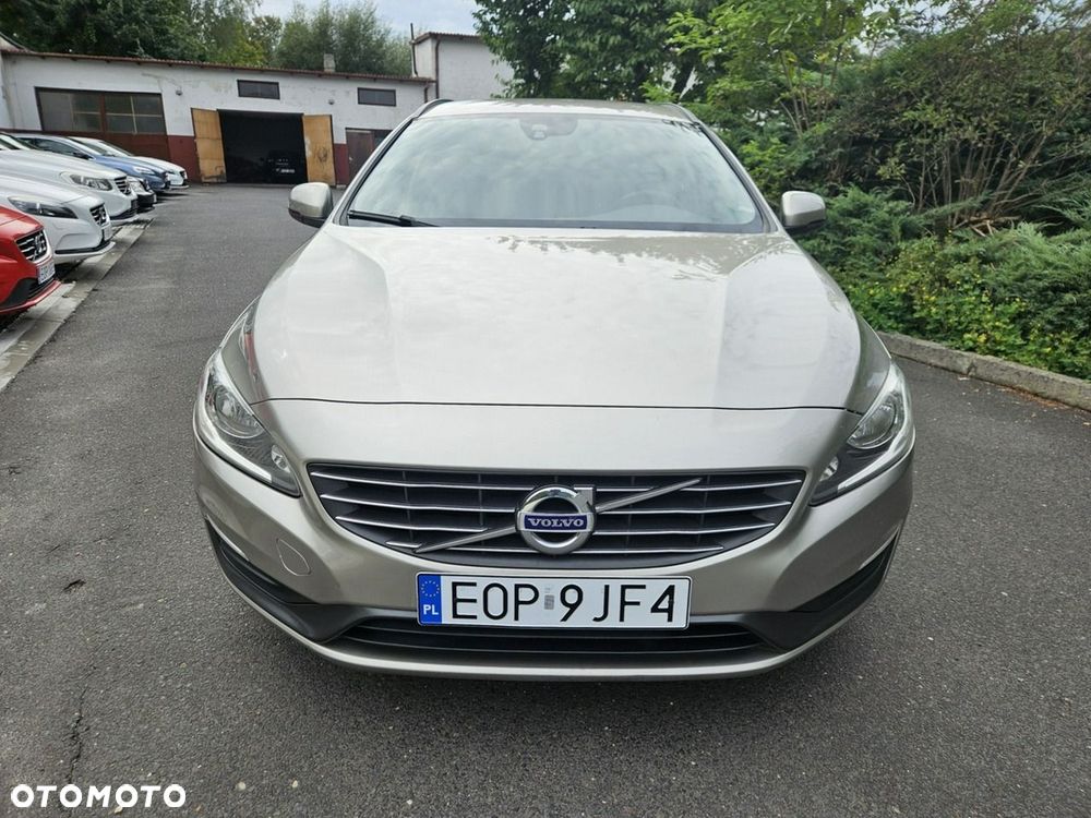 Volvo V60 D4 Momentum - 28