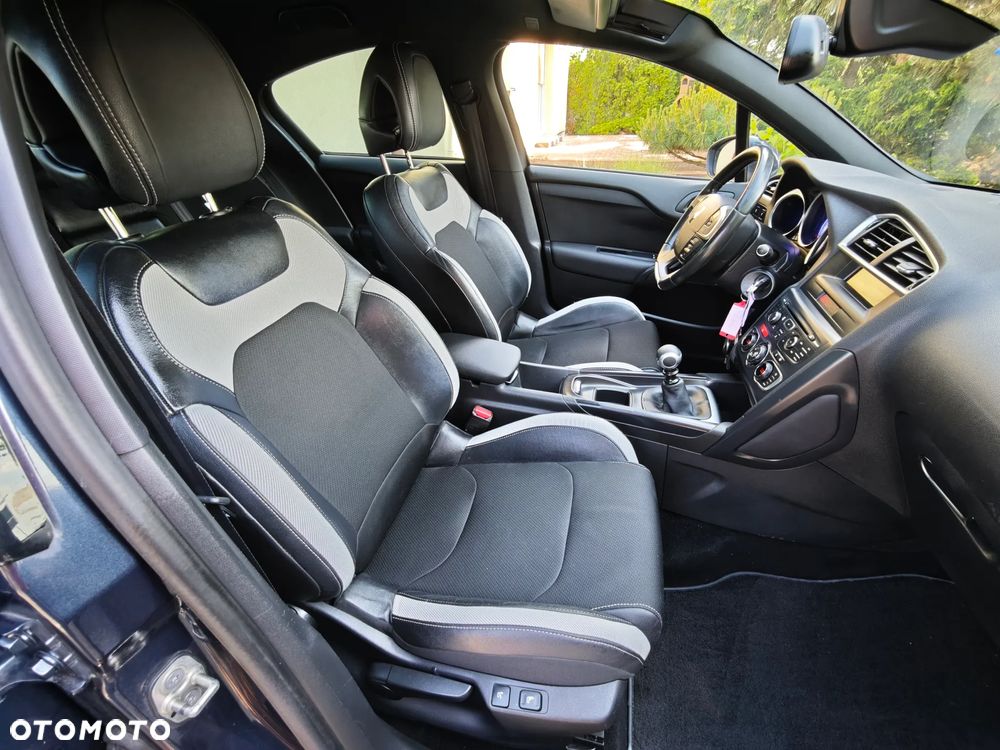 Citroën DS4 e-HDi 110 SoChic - 35