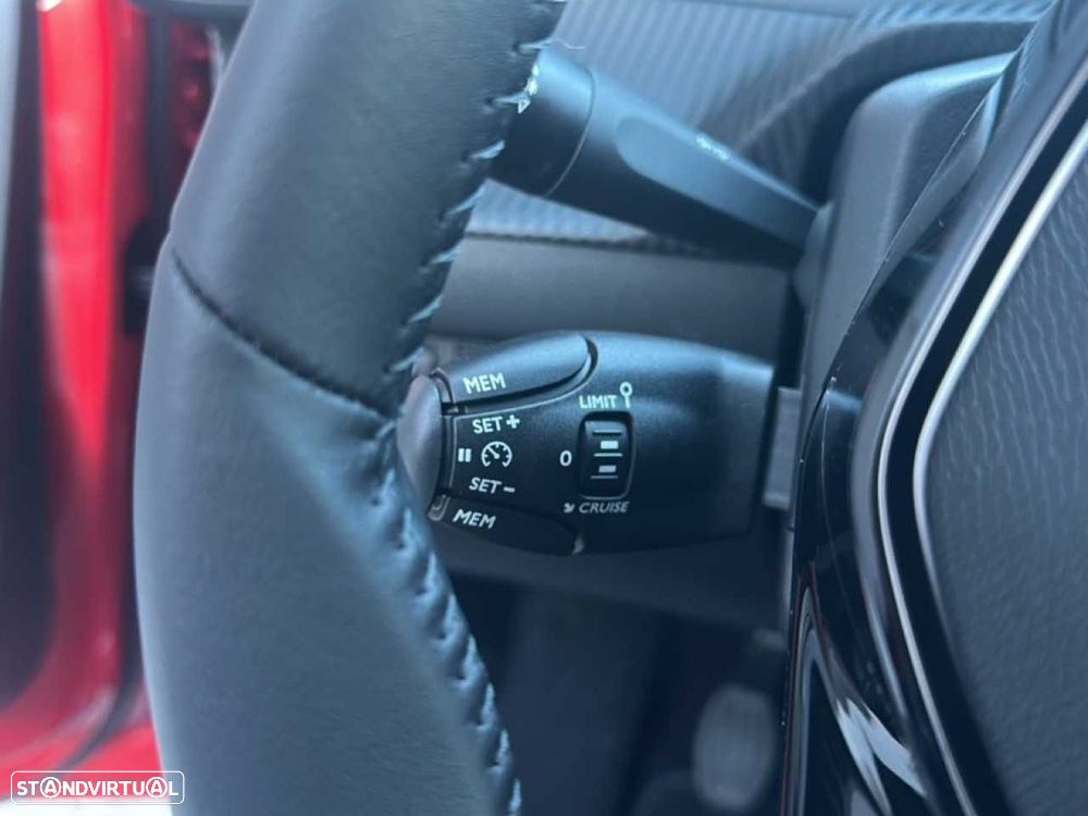 Peugeot 208 1.2 PureTech Allure - 13