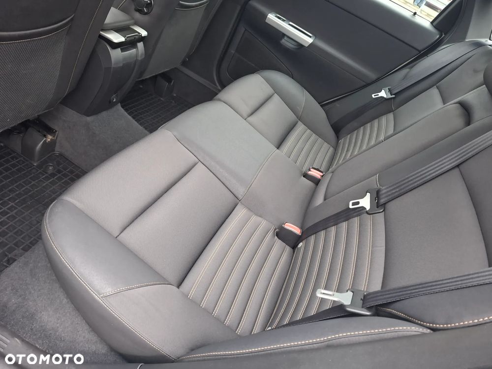 Volvo S40 2.0D Momentum - 17