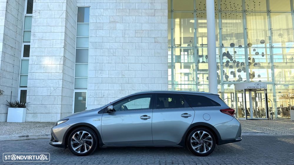 Toyota Auris Touring Sports 1.8 HSD Comfort +P.Techno+P.Sport - 11