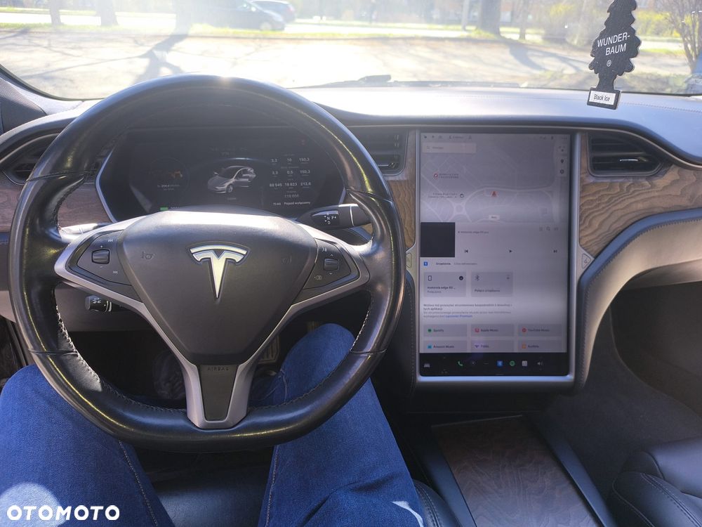 Tesla Model S - 9