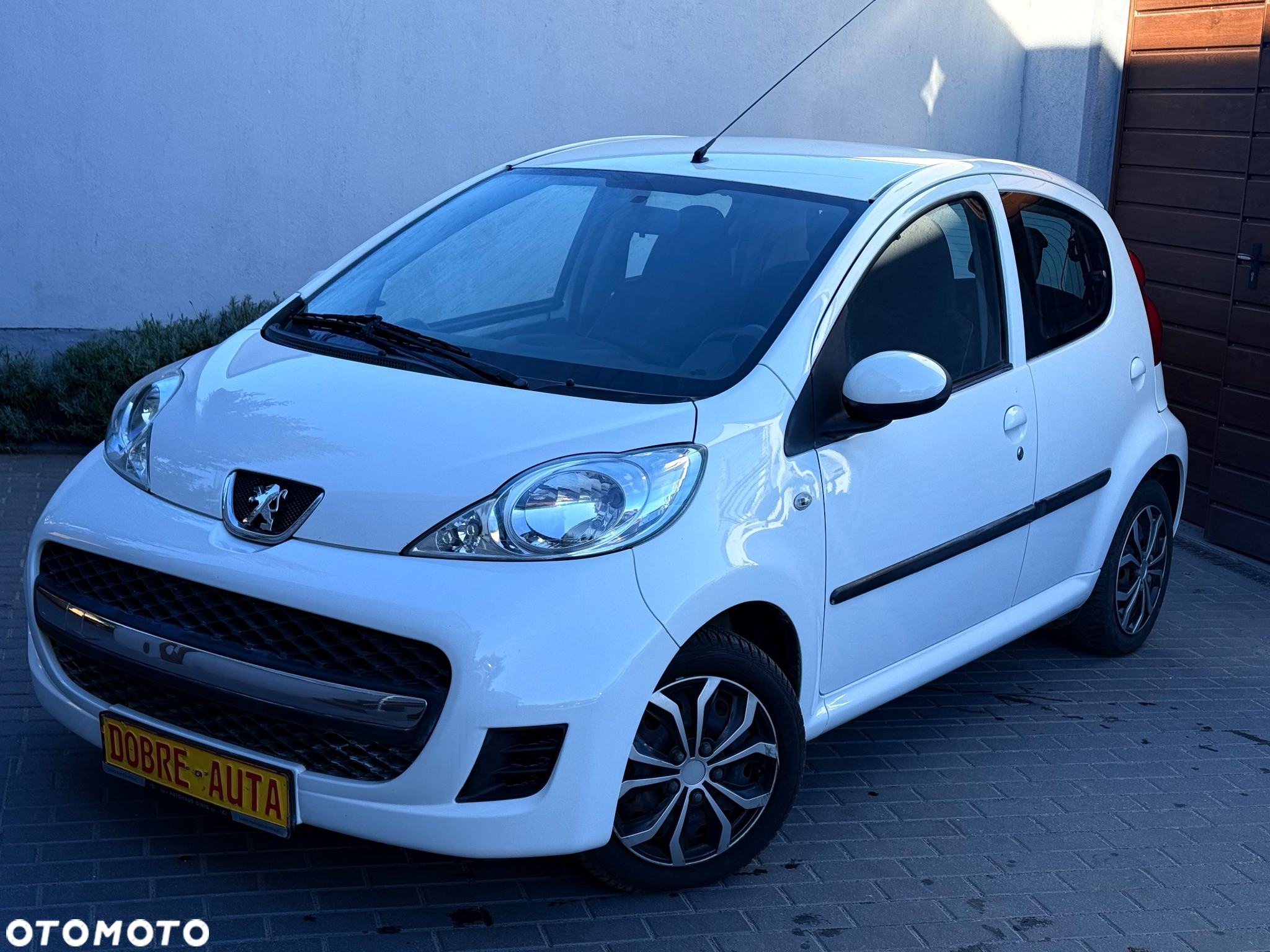 Peugeot 107 1.0 Happy - 2