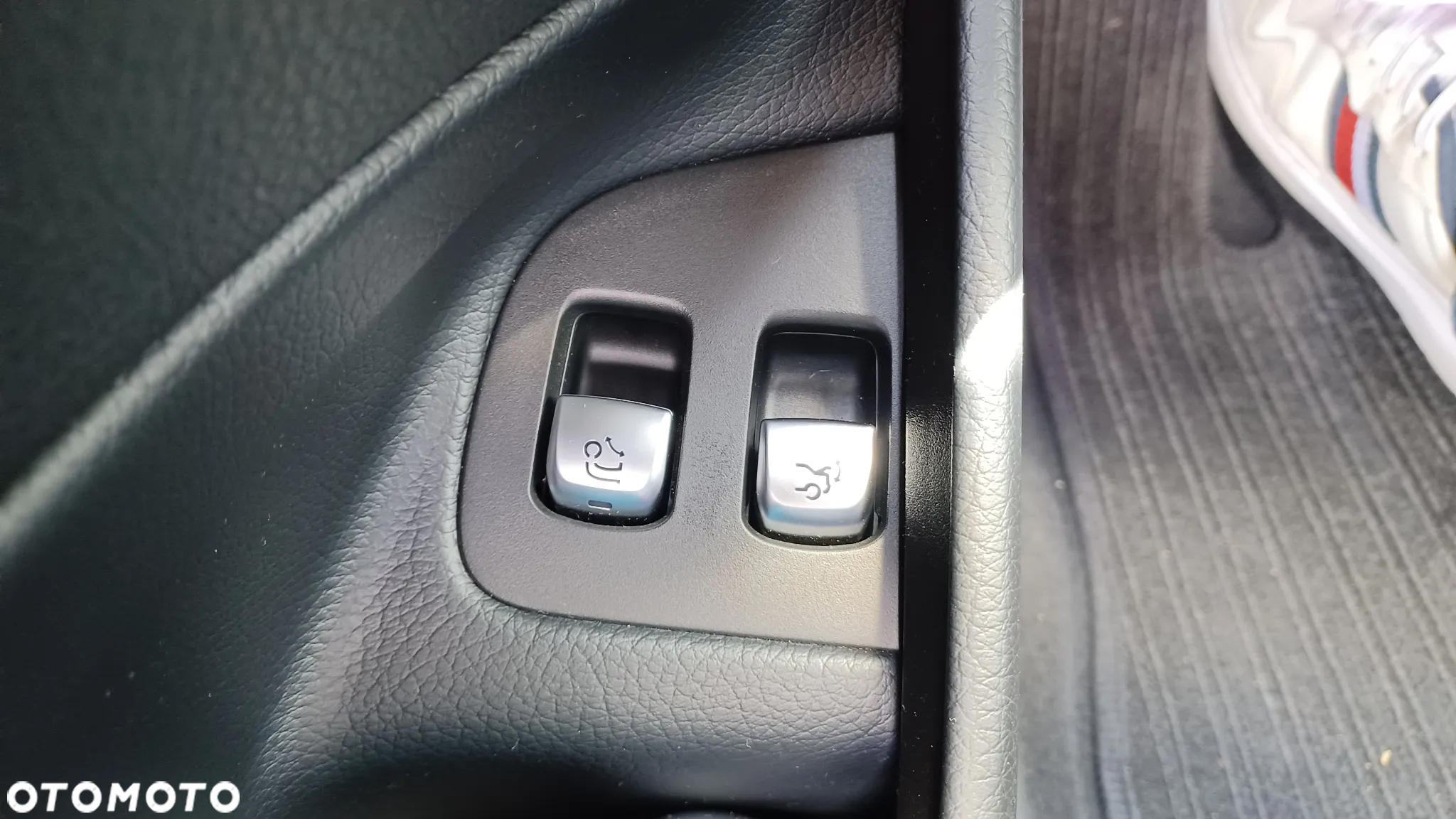 Mercedes-Benz Klasa E 200 CGI BlueEFFICIENCY Automatik Avantgarde - 21