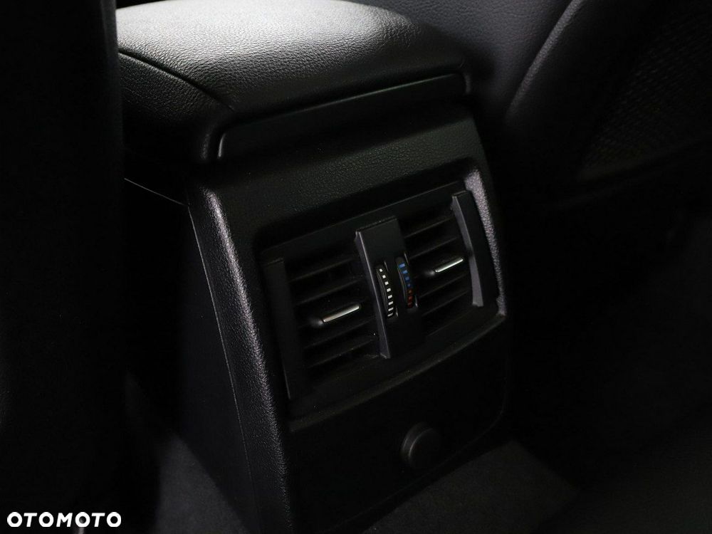 BMW Seria 1 118d Edition Metropolitan - 36