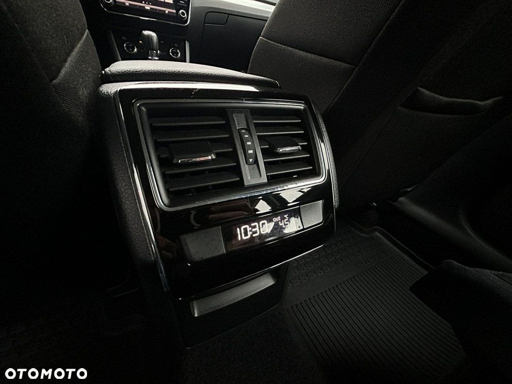 Skoda Superb 2.0 TDI Ambition DSG7 - 11