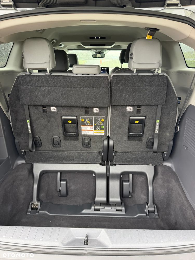 Toyota Sienna - 20
