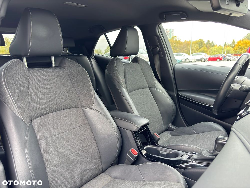 Toyota Corolla 1.8 Hybrid Executive - 36