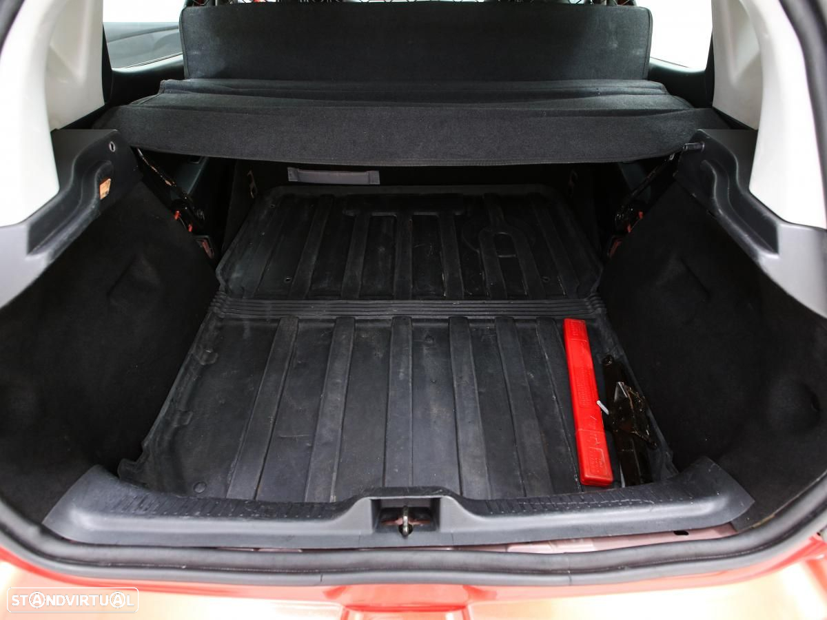 Renault Clio Van - 6