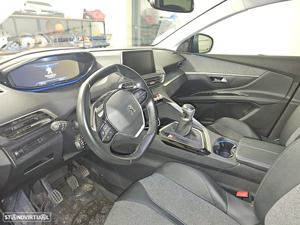 Peugeot 5008 1.5 BlueHDi Allure - 4