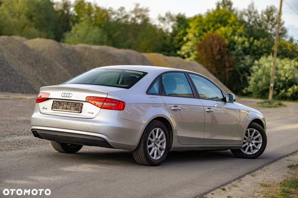 Audi A4 Limousine - 14