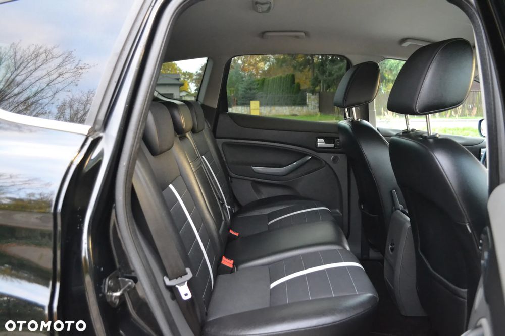 Ford Kuga 2.5 4x4 Titanium - 23