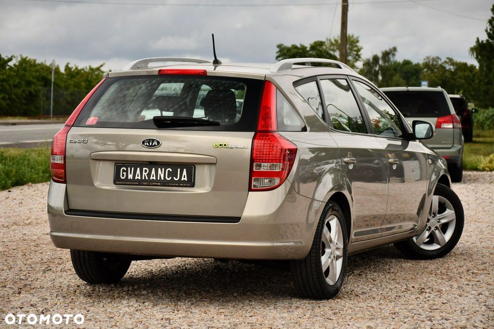 Kia Ceed - 22