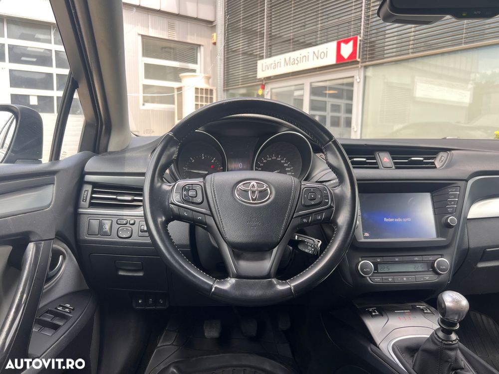 Toyota Avensis 2.0 D-4D Executive - 14