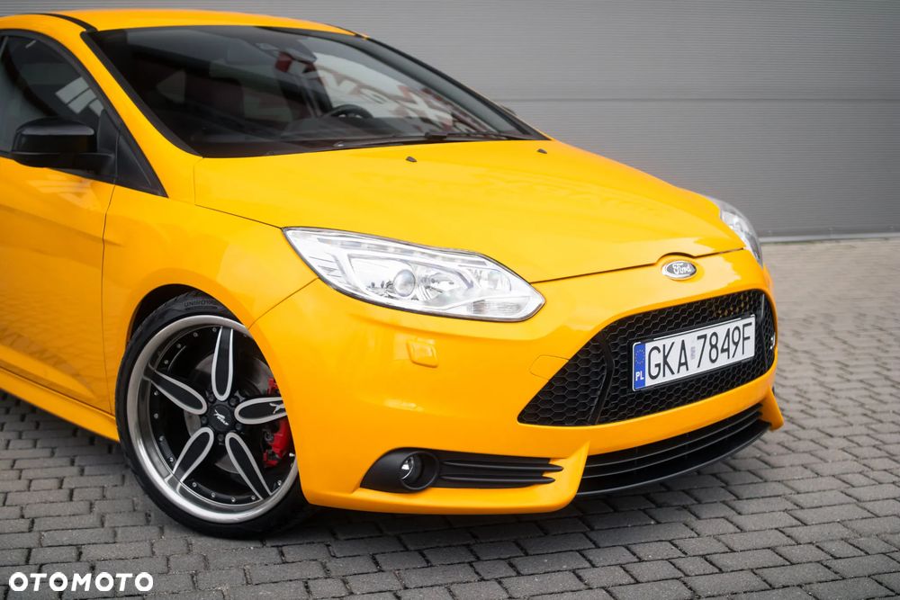 Ford Focus 2.0 EcoBoost ST mit Leder-Exclusiv-Paket - 11