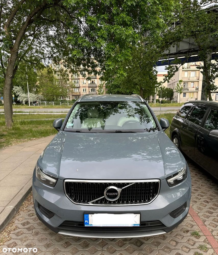 Volvo XC 40 T3 Momentum Pro - 2