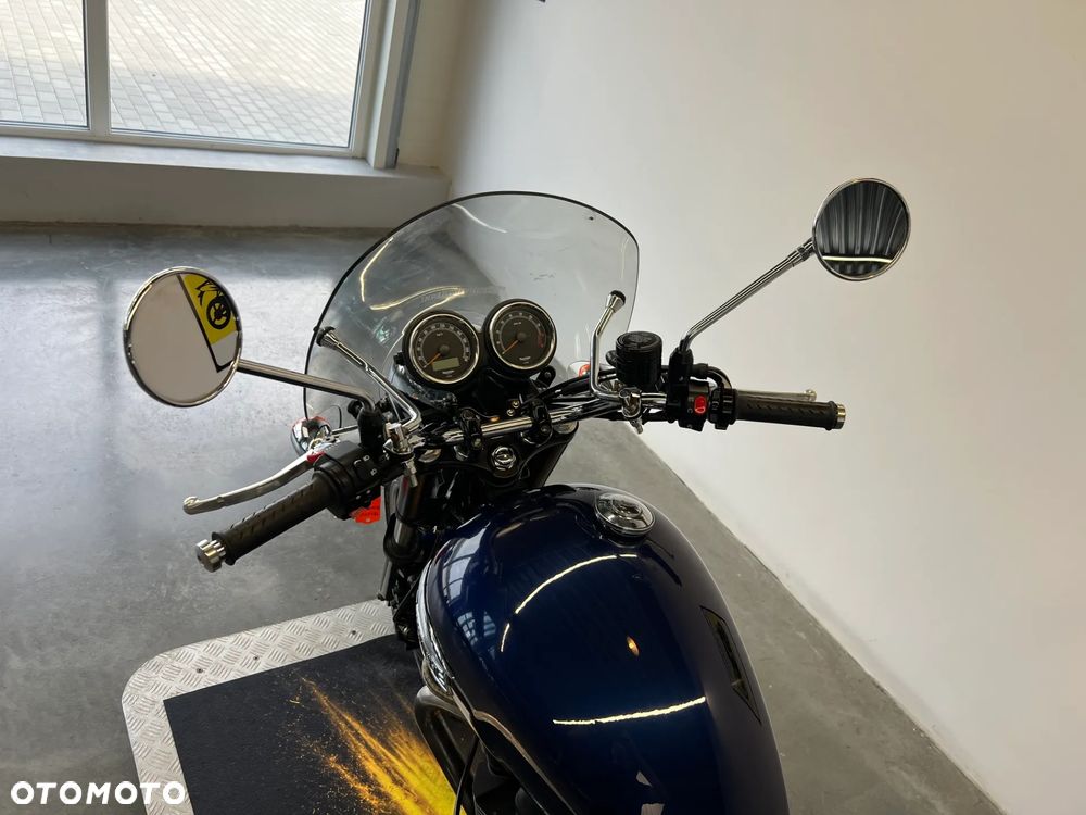 Triumph Bonneville - 13