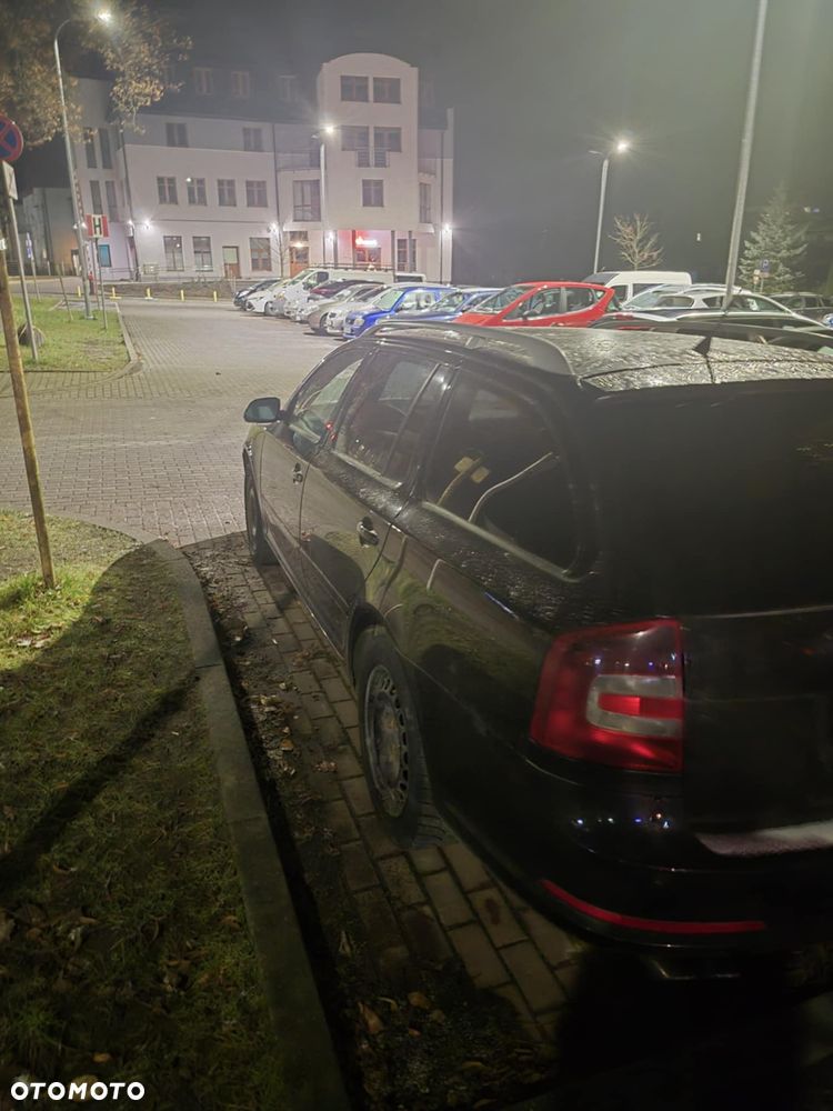 Skoda Octavia 2.0 TDI CR DPF RS - 9