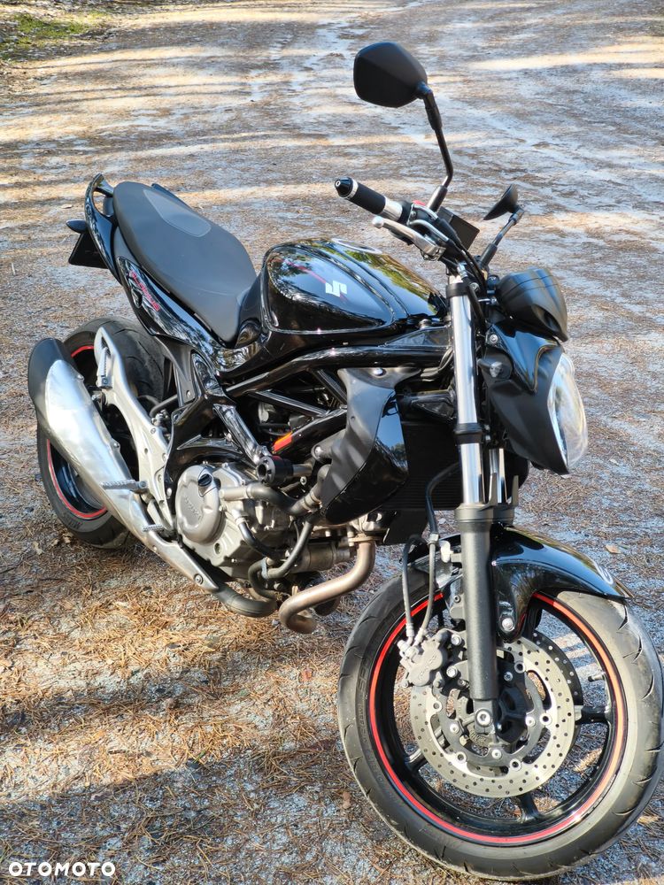 Suzuki Gladius - 11