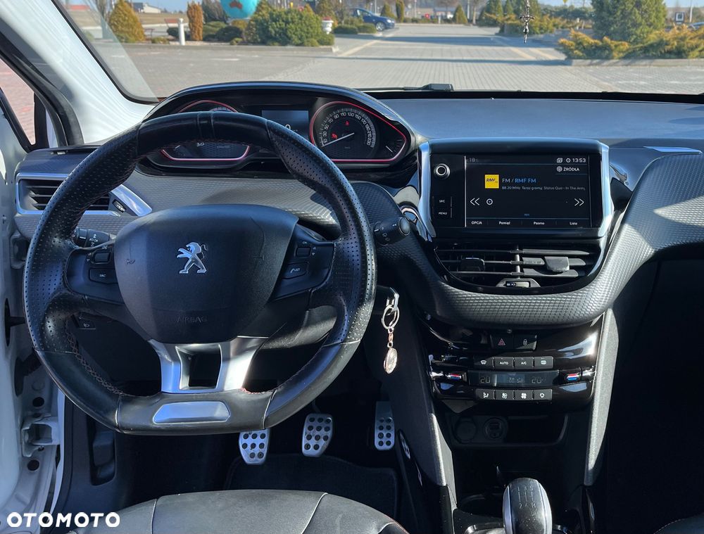 Peugeot 2008 1.6 BlueHDi Style S&S - 8