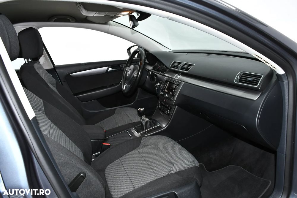 Volkswagen Passat Variant 2.0 Blue TDI SCR Comfortline - 13