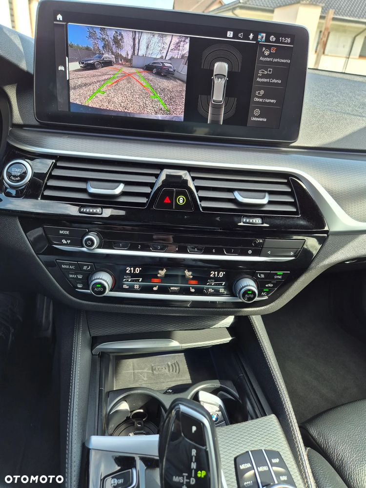BMW Seria 5 520d M Sport - 23