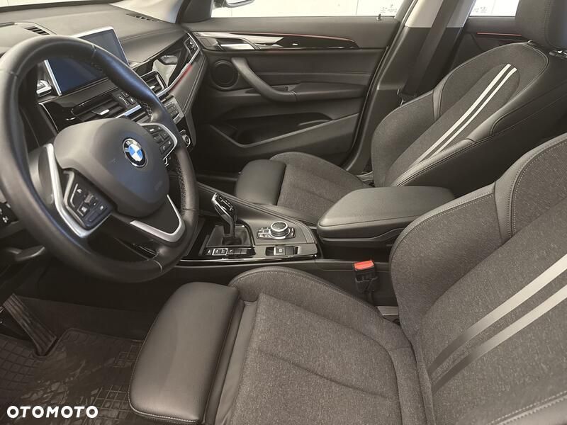 BMW X1 sDrive18i - 11