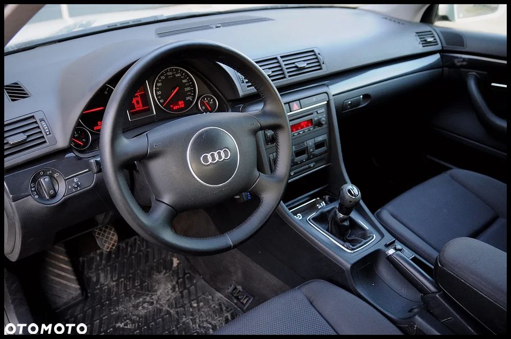 Audi A4 Limousine - 5