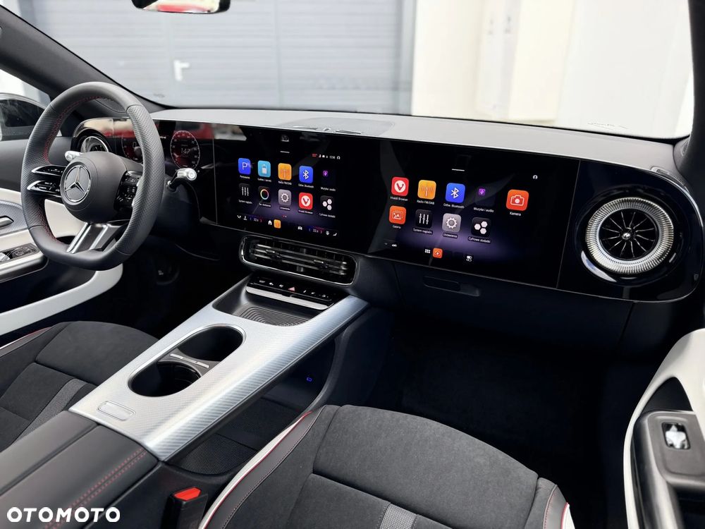 Mercedes-Benz CLA - 28