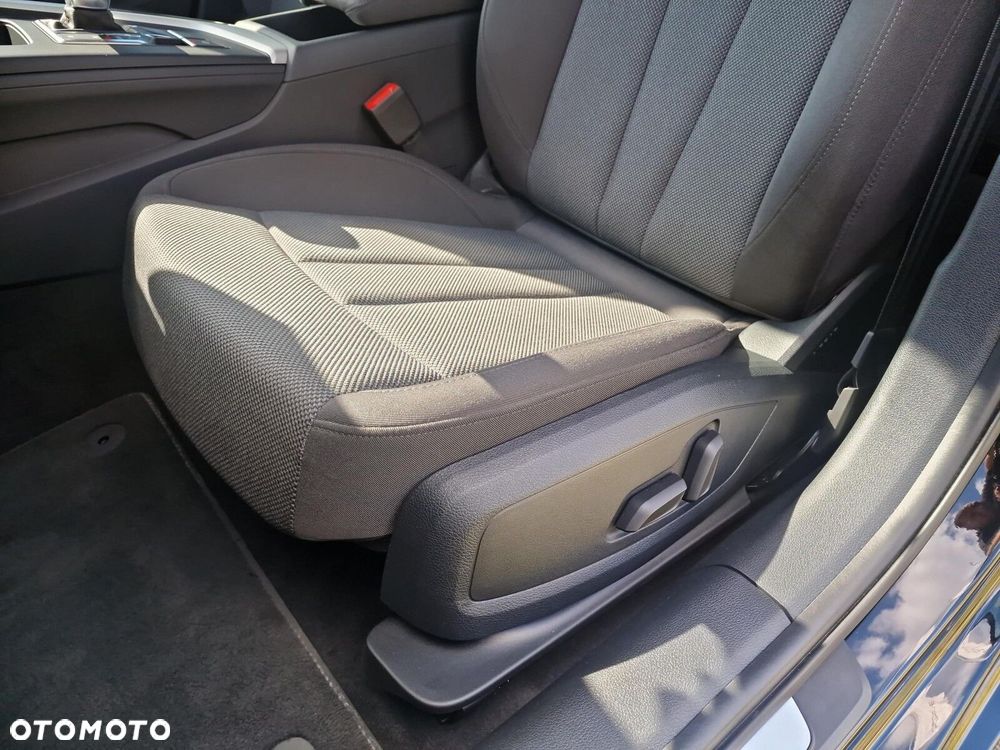 Audi A4 Limousine - 13