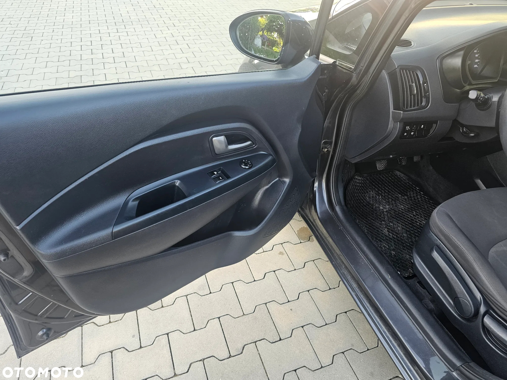 Kia Rio 1.1 CRDI Dream Team Edition - 9