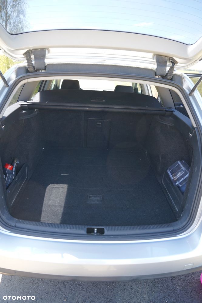 Volkswagen Passat 2.0 TDI DPF Comfortline - 13
