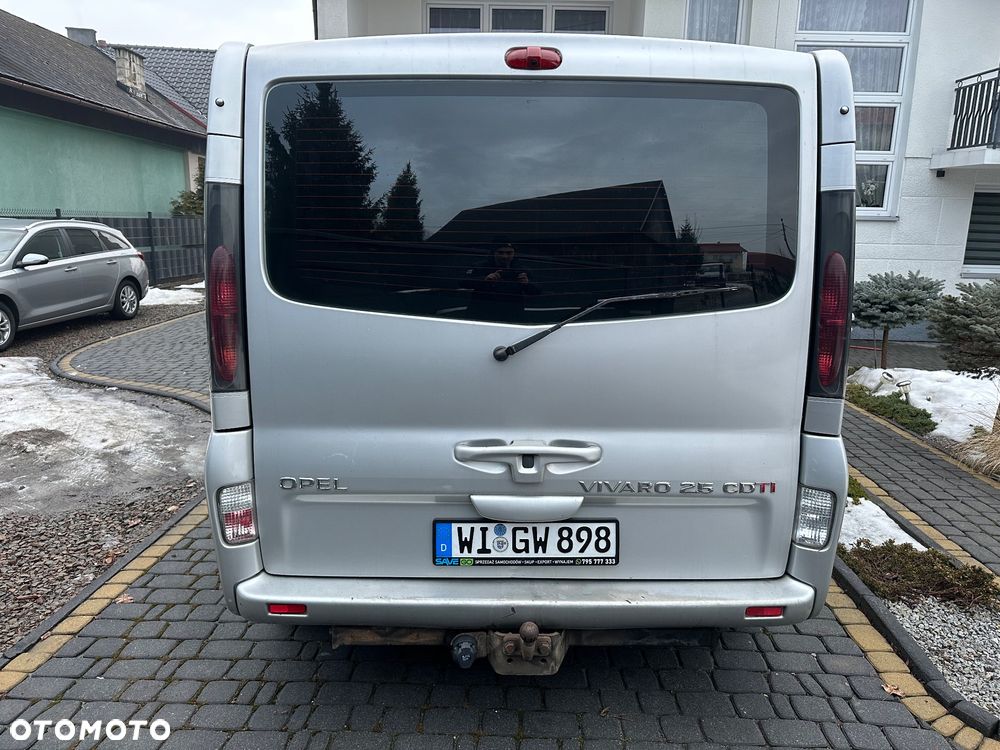 Opel Vivaro 2.5 CDTI L2H1 - 4