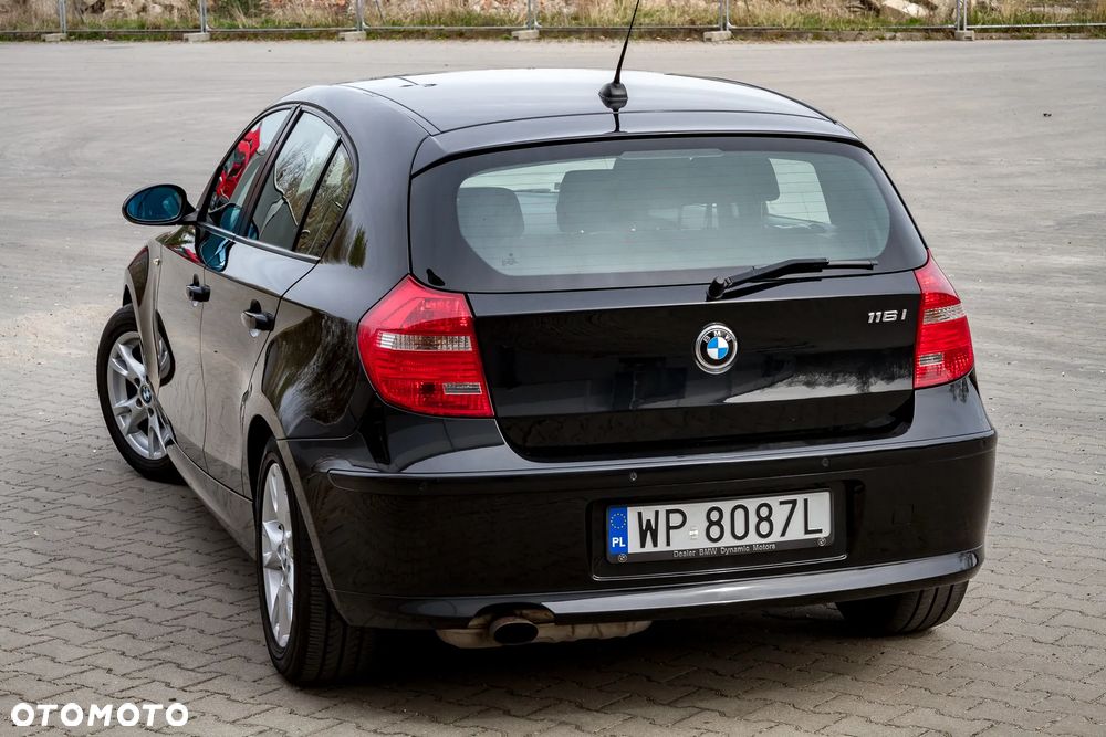 BMW Seria 1 116i - 11