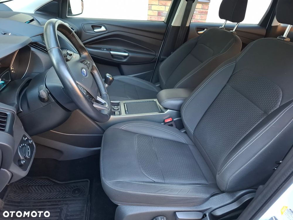 Ford Kuga 1.5 EcoBoost 2x4 Titanium - 10