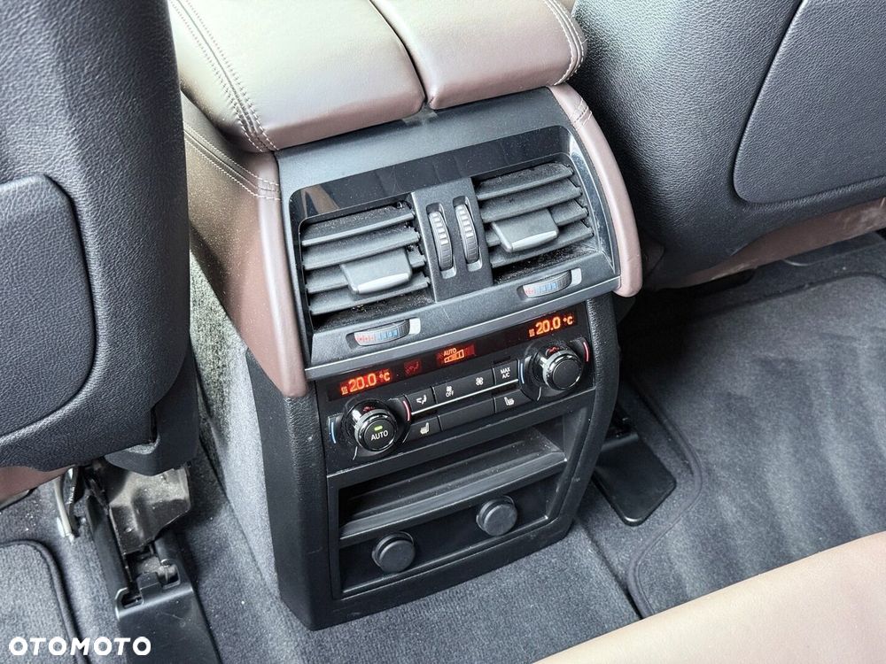 BMW X5 M M50d - 33