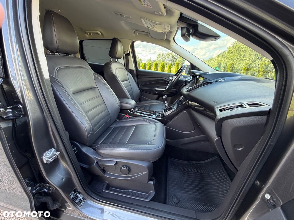Ford Kuga 2.0 TDCi AWD Titanium - 28
