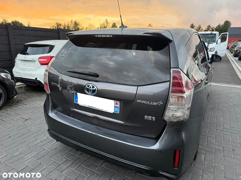 Toyota Prius+ (Hybrid) - 3
