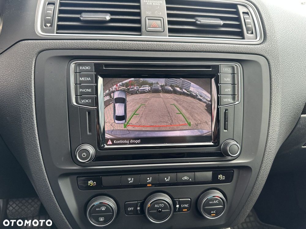 Volkswagen Jetta 1.4 TSI BMT Comfortline DSG - 17