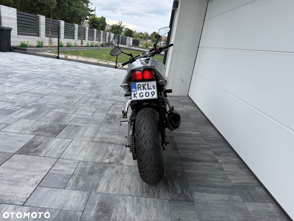 Yamaha FZ - 12