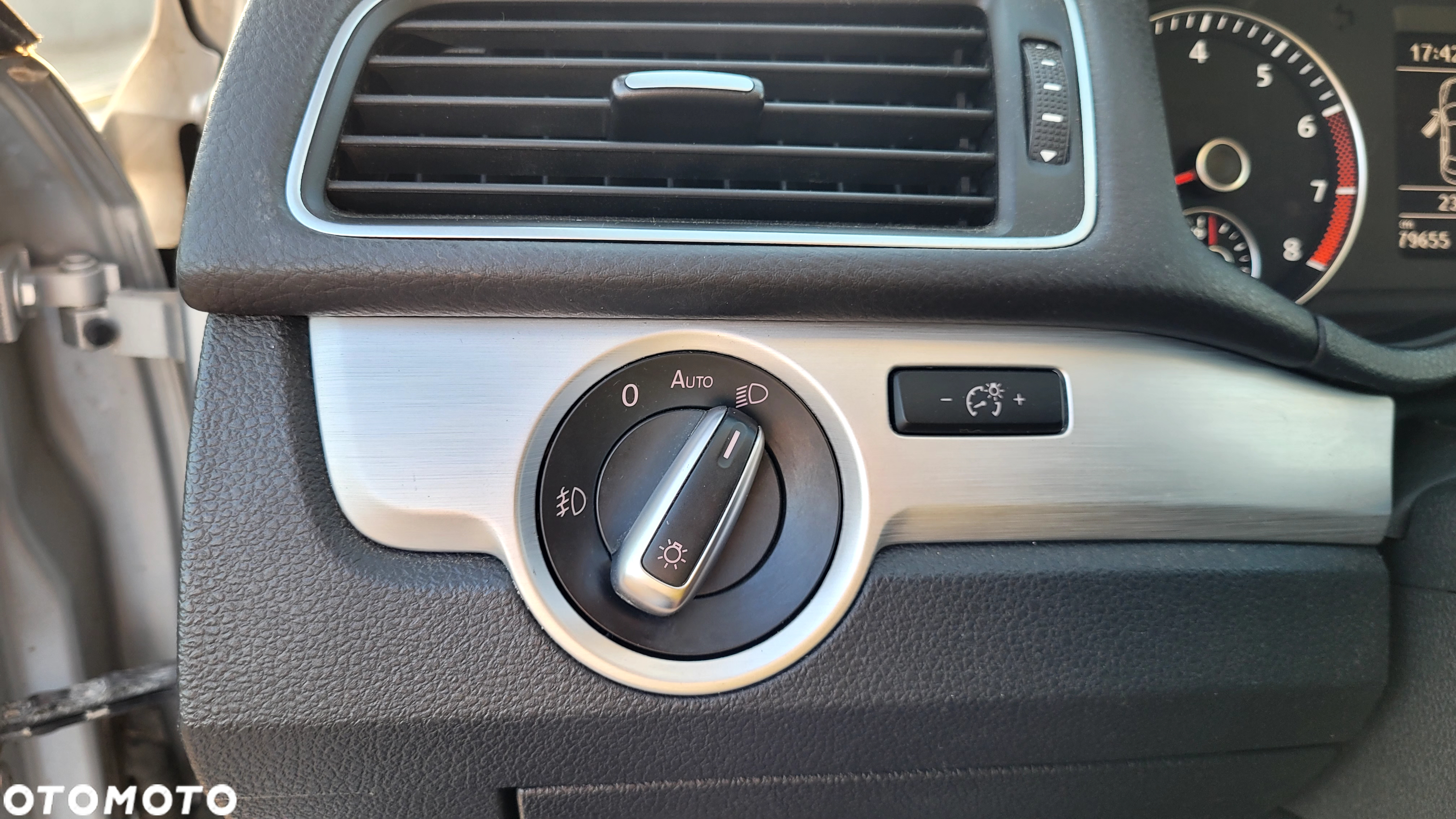 Volkswagen Passat - 25