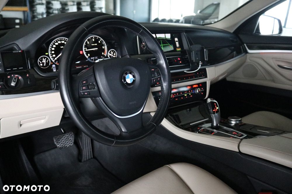 BMW Seria 5 520d Luxury Line - 23