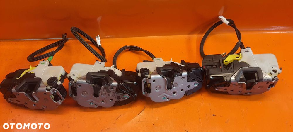 236J Zamek Drzwi Lewy Przedni Przód Opel Insignia A - 5