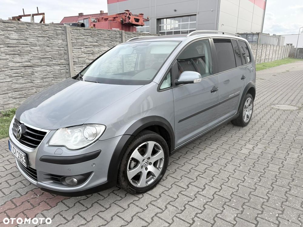 Volkswagen Touran 2.0 TDI DPF Cross - 1