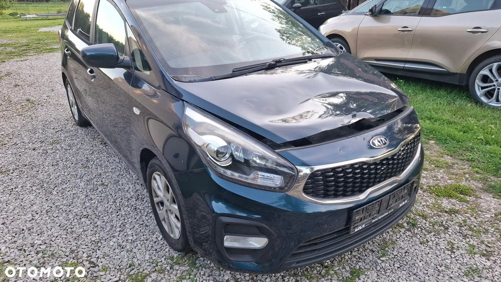 Kia Carens - 1