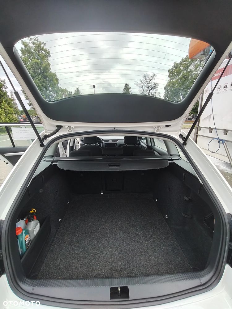Skoda Octavia 1.6 TDI Ambition - 10
